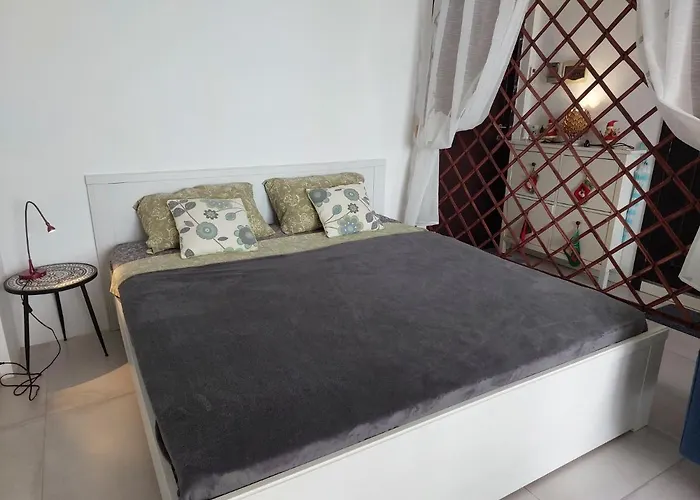 Seaview Modern Studio