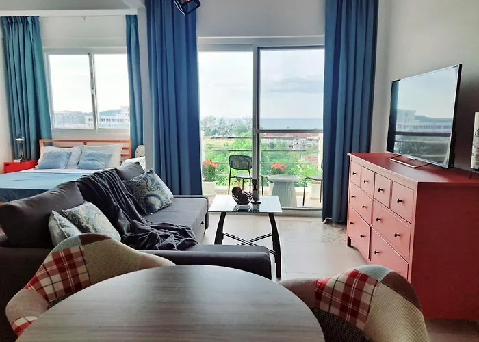 Seaview Modern Studio